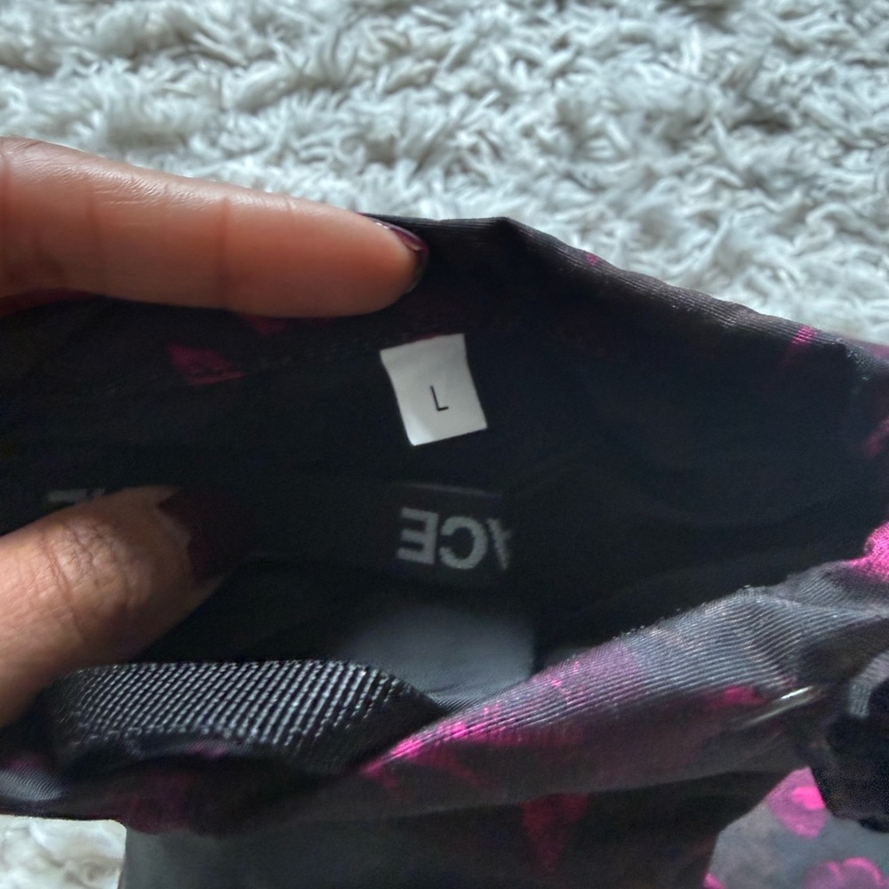 The North Face Women's Black and Pink Floral-Pattern Ski Gloves - Picture 4 of 4